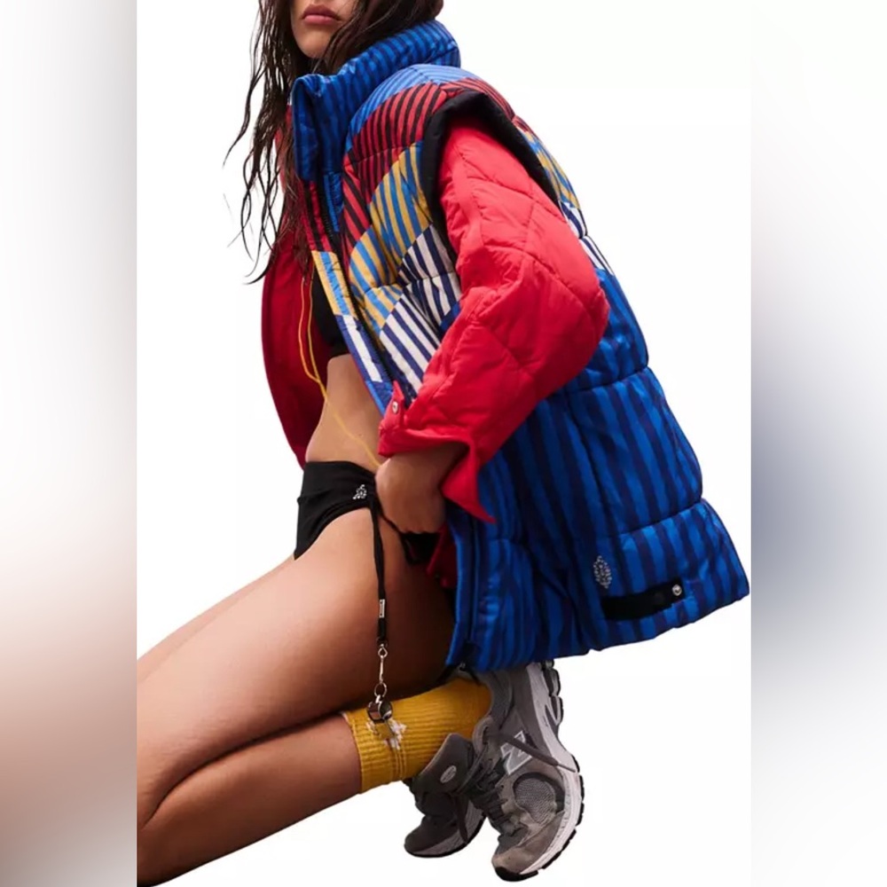 Free People In A Bubble Printed Puffer Vest - Picture 2 of 6